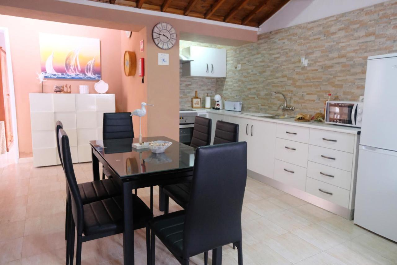 Magnolia - Casa Com Dois Quartos Junto Ao Mar - Renovada Em 2023 Mosteiros  Exterior photo