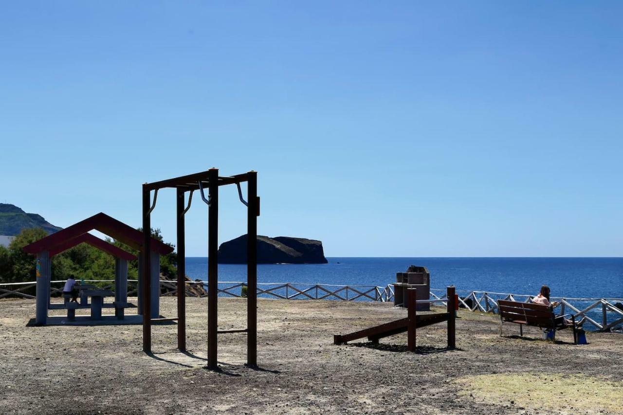 Magnolia - Casa Com Dois Quartos Junto Ao Mar - Renovada Em 2023 Mosteiros  Exterior photo